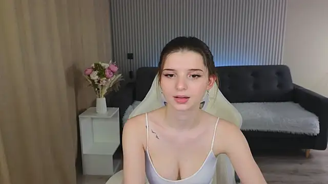 Snapshot of sofia__home chatting on November 2, 4:31 pm sofia home online show from November 2, 4:31 pm