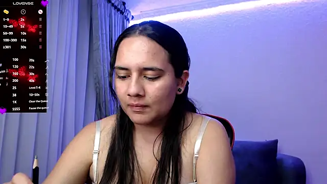 Lexyevans online show from December 6, 11:36 pm