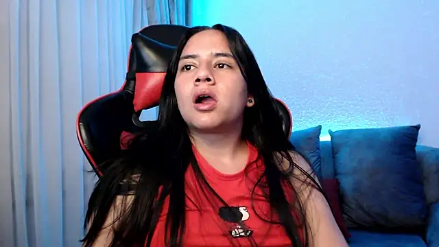 Lexyevans online show from December 11, 10:38 pm