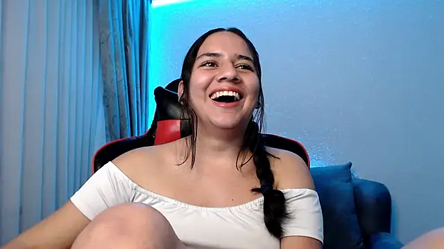 Lexyevans online show from December 16, 10:34 pm