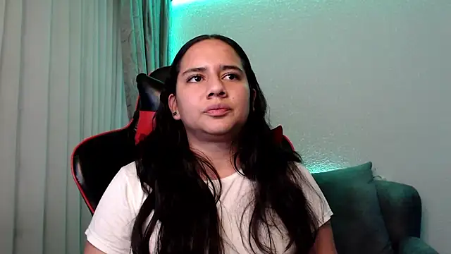 Lexyevans online show from December 18, 10:35 pm