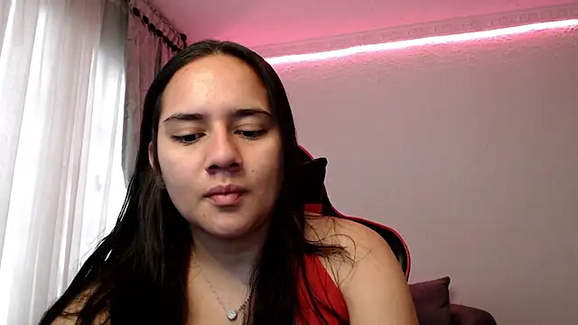 Lexyevans online show from December 28, 8:04 pm