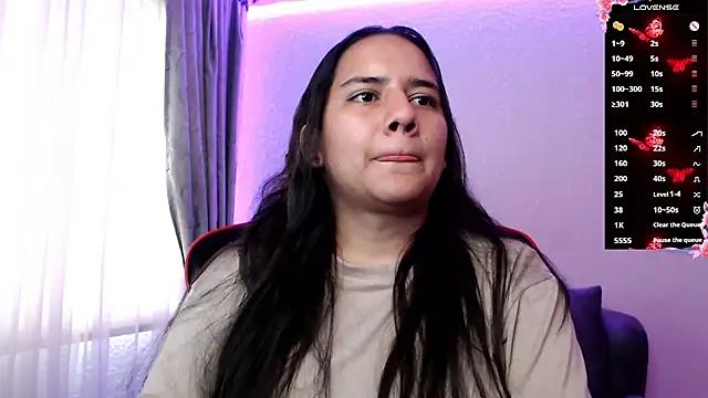 Lexyevans online show from February 14, 8:37 pm