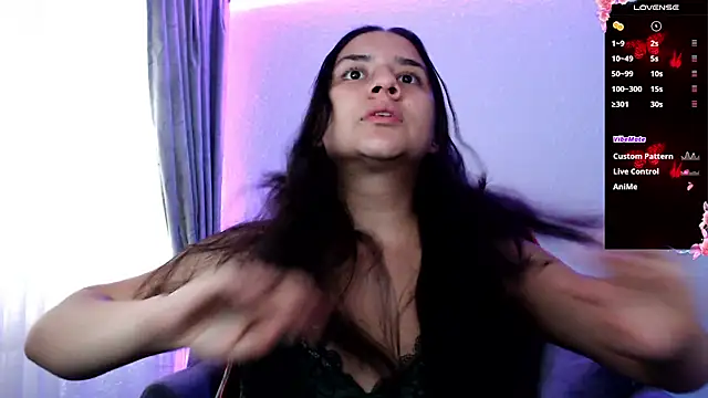 Lexyevans online show from February 18, 7:09 pm