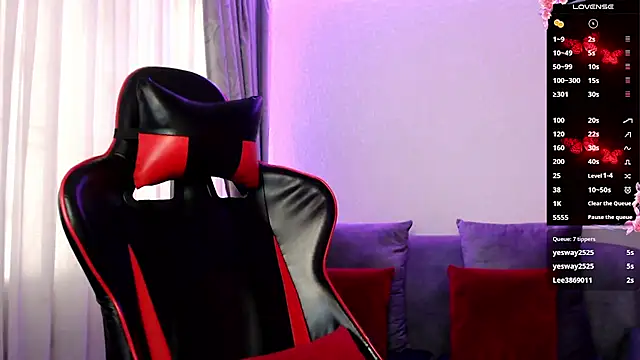 Lexyevans online show from February 23, 9:37 pm