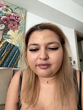 AllysonK online show from February 11, 12:27 pm