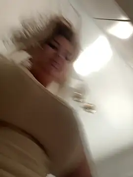 AllysonK online show from February 20, 8:39 am