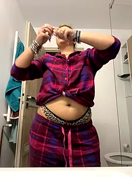 AllysonK online show from November 30, 1:37 pm