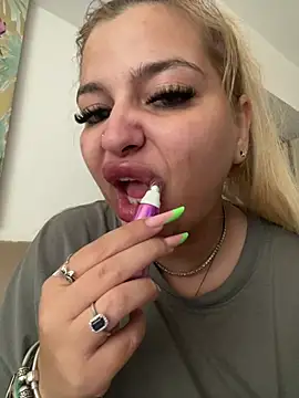 AllysonK online show from July 11, 12:52 pm