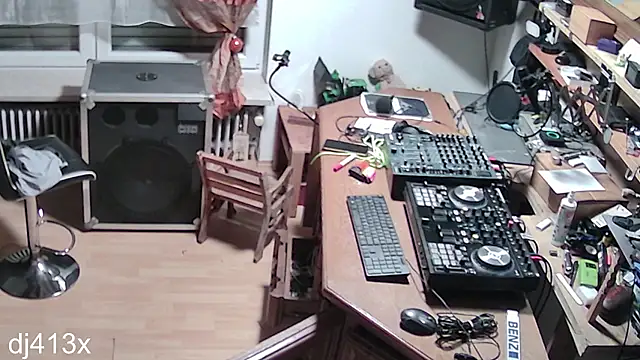 Snapshot of rosaeichel chatting on February 17, 4:20 am rosaeichel online show from February 17, 4:20 am