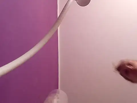 Snapshot of BritneyHudson chatting on November 22, 7:40 am BritneyHudson online show from November 22, 7:40 am