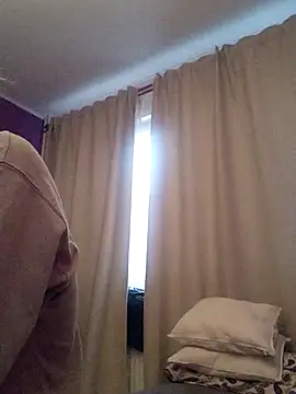 Snapshot of BritneyHudson chatting on November 27, 6:15 am BritneyHudson online show from November 27, 6:15 am