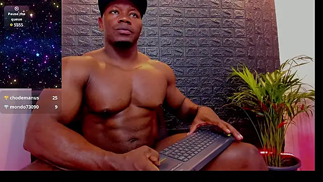 Snapshot of tommike chatting on February 21, 3:32 pm tommike online show from February 21, 3:32 pm