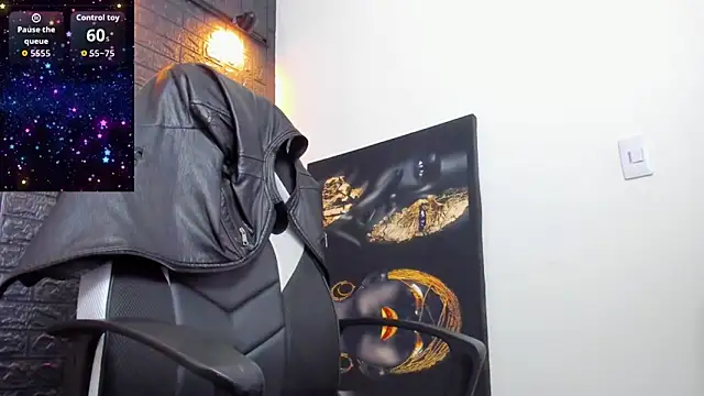 Snapshot of tommike chatting on September 20, 4:24 am tommike online show from September 20, 4:24 am