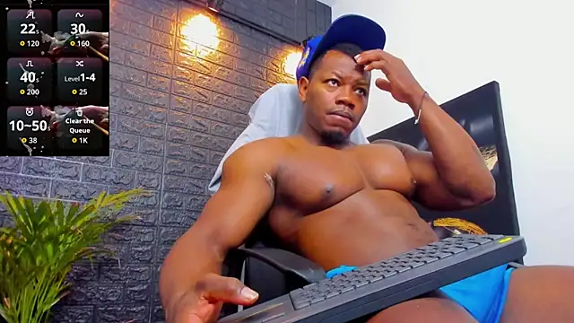 Snapshot of tommike chatting on October 14, 11:33 am tommike online show from October 14, 11:33 am