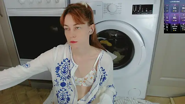 Amina Barbarian online show from October 13, 5:35 pm