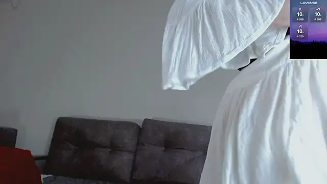 Amina Barbarian online show from November 8, 6:07 pm