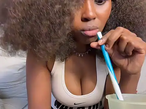 Chocolate queen2 online show from June 12, 4:33 am