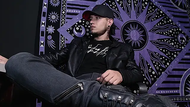 Dicaprioo  online show from January 28, 9:29 pm