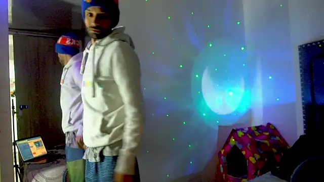 Snapshot of adan_eva960 chatting on March 14, 9:21 pm adan eva960 online show from March 14, 9:21 pm