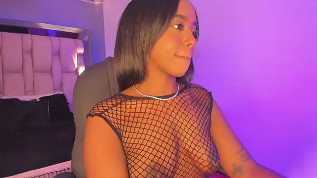 Snapshot of EmilyHaan chatting on February 21, 7:32 pm EmilyHaan online show from February 21, 7:32 pm