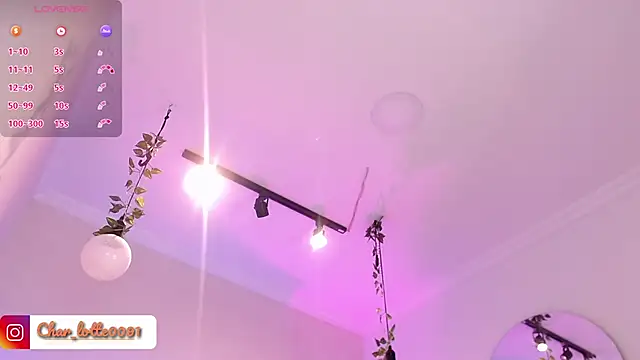 Snapshot of Charlotte_Jones__ chatting on February 7, 5:29 pm Charlotte Jones online show from February 7, 5:29 pm