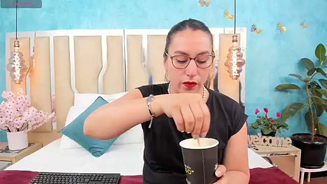 RubbyTaylor online show from April 18, 11:36 am