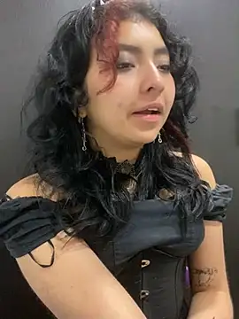 Snapshot of _Gothiccbitch_ chatting on December 30, 8:21 am  Gothiccbitch  online show from December 30, 8:21 am