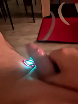 Szeltolo001 online show from January 13, 2:39 am