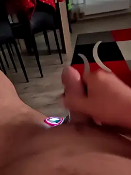 Szeltolo001 online show from March 26, 12:39 am