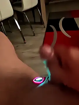 Szeltolo001 online show from April 6, 10:11 pm