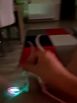 Szeltolo001 online show from April 22, 2:14 am