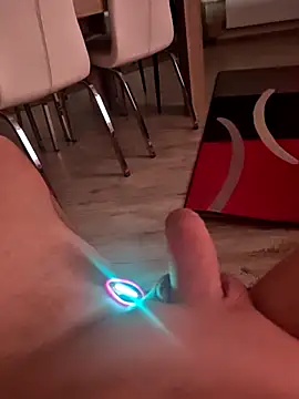 Szeltolo001 online show from April 23, 12:34 am