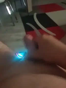 Szeltolo001 online show from July 2, 2:22 am