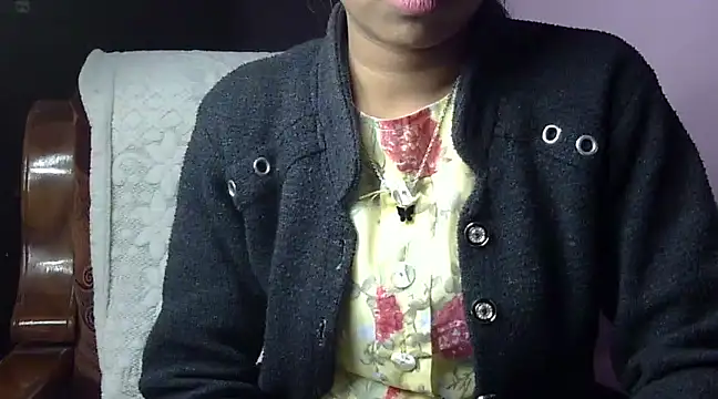 momo lov online show from December 13, 9:02 am