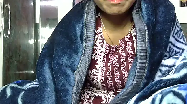 momo lov online show from December 15, 8:30 am