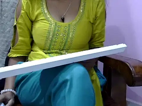 momo lov online show from December 24, 11:06 am