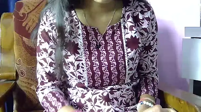 momo lov online show from January 8, 5:05 am