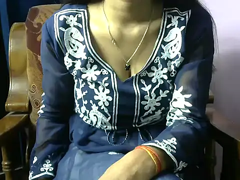 momo lov online show from January 28, 5:00 am