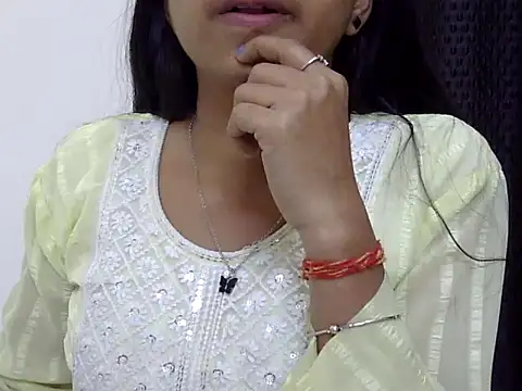 momo lov online show from February 23, 8:17 am