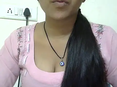 momo lov online show from October 18, 5:10 am