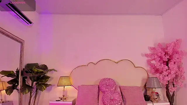 CahitlinBell online show from May 2, 5:56 am