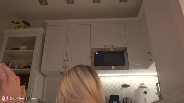 Golden Aline online show from January 15, 9:30 pm