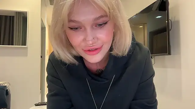 Golden Aline online show from April 5, 11:40 am