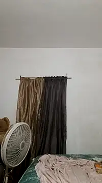 Snapshot of Dj-yefri-pauta chatting on December 6, 10:41 pm Dj-yefri-pauta online show from December 6, 10:41 pm