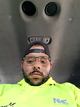 Snapshot of Dj-yefri-pauta chatting on May 4, 8:49 pm Dj-yefri-pauta online show from May 4, 8:49 pm
