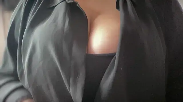Linda Vibes online show from May 15, 2:24 pm