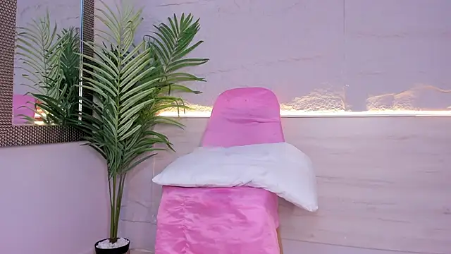 dahianthompson online show from March 6, 7:14 am