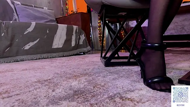 izi-fox online show from April 23, 3:47 pm