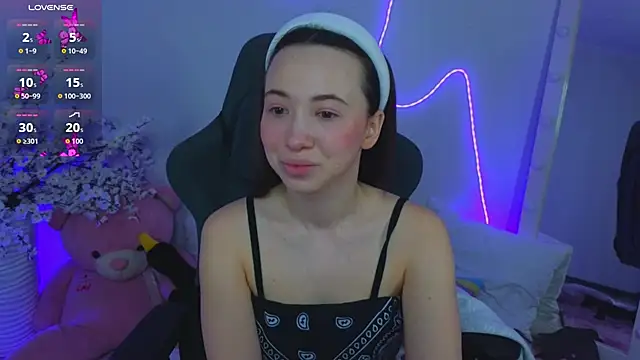 Hayle Hill online show from March 3, 12:06 am